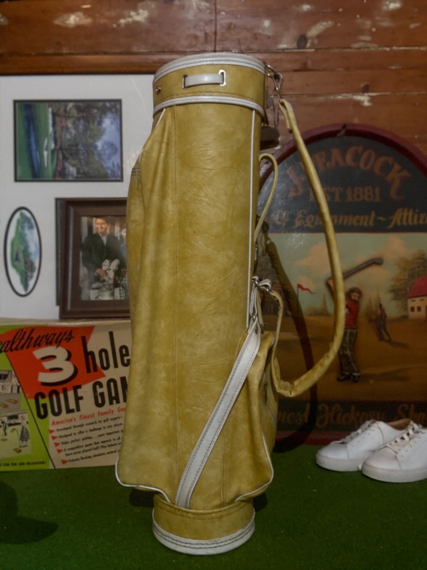 “Hornung’s Golf Shop” stand bag