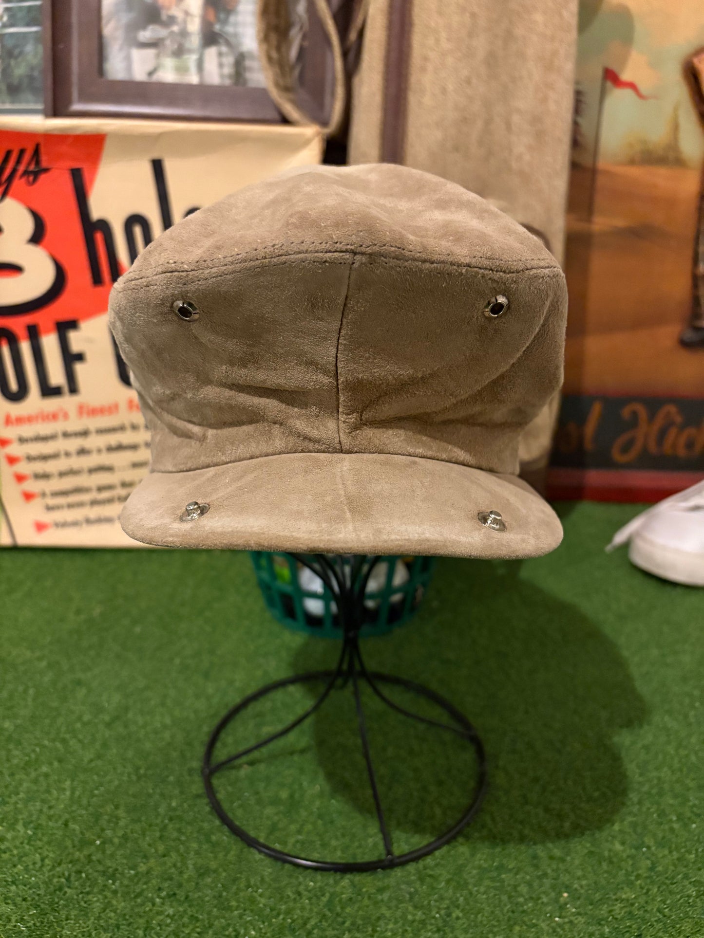 1970’s genuine leather gatsby-style classic golf hat. Fits like S